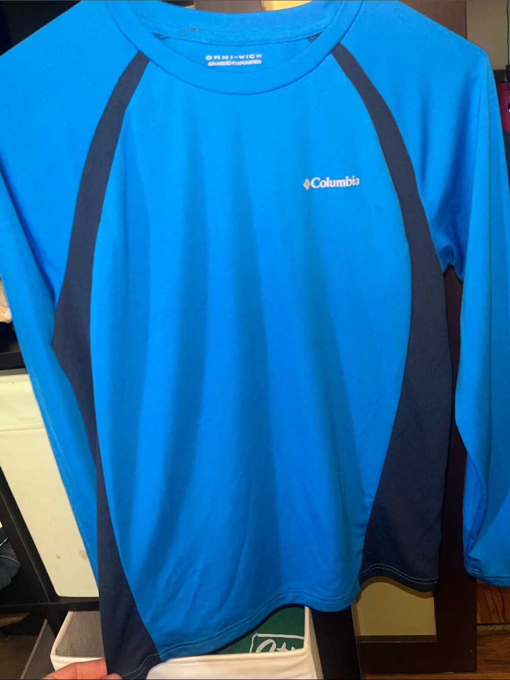 Columbia Bright Blue Long Sleeve Performance Top with Navy Accents Omni wick
